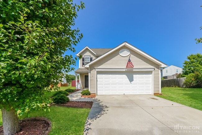 property at 7 Mystic Locust Ct