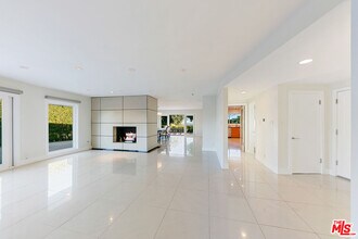 826 N Tigertail Rd in Los Angeles, CA - Building Photo - Building Photo