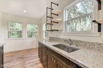 40 Sunrise Ave in Colfax, CA - Building Photo - Building Photo