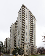 256 Doris Ave in Toronto, ON - Building Photo - Building Photo