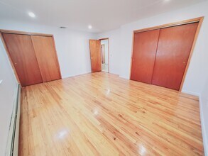 47 Dora St, Unit 3 in Stamford, CT - Building Photo - Building Photo