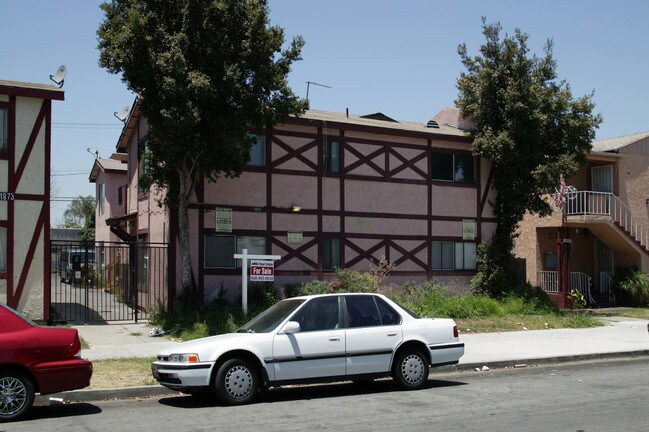 1883 Pine Ave in Long Beach, CA - Building Photo - Building Photo