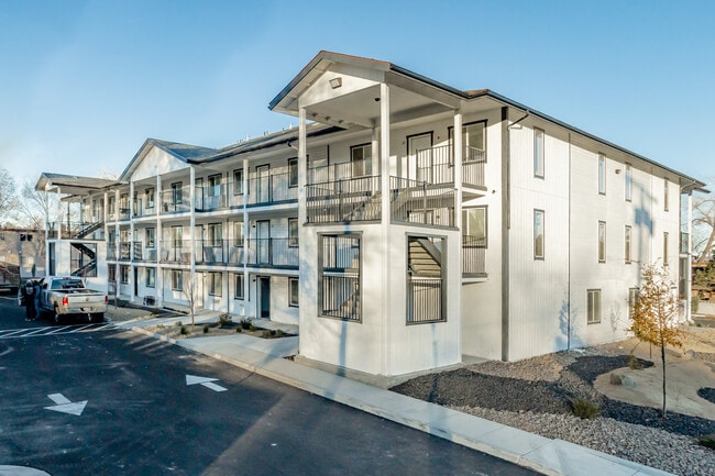 401 Linden St in Reno, NV - Foto de edificio - Building Photo
