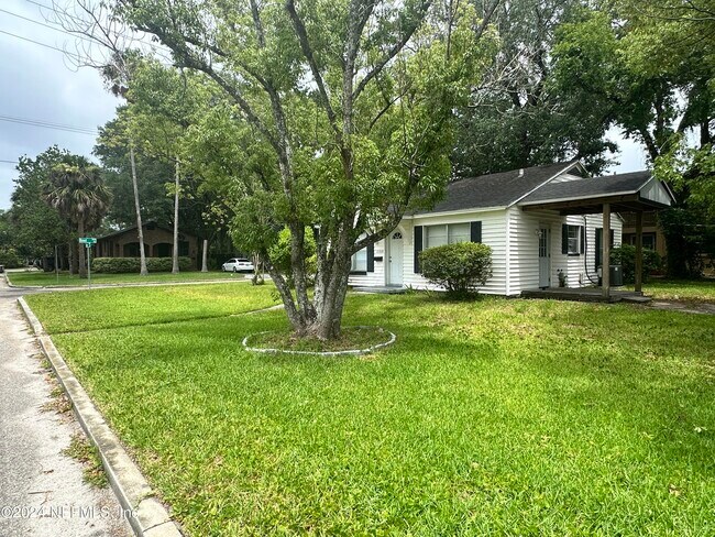 2008 Reed Ave in Jacksonville, FL - Building Photo - Building Photo