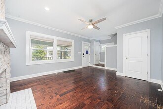 906 S Champion Ave in Columbus, OH - Building Photo - Building Photo