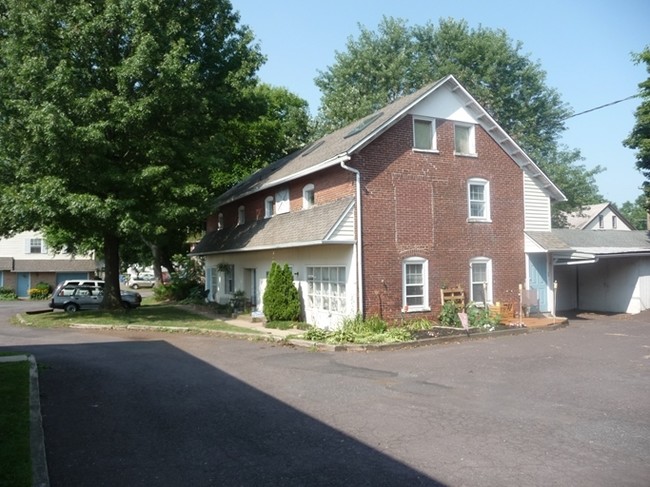 118 N Station St in Telford, PA - Building Photo - Building Photo