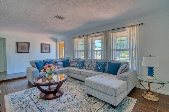 3513 E Shore Rd in Miramar, FL - Building Photo - Building Photo