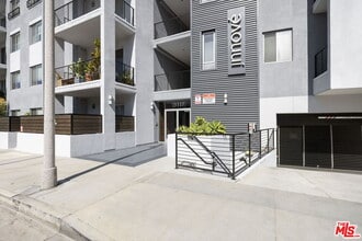 13337 Beach Ave in Marina Del Rey, CA - Building Photo - Building Photo