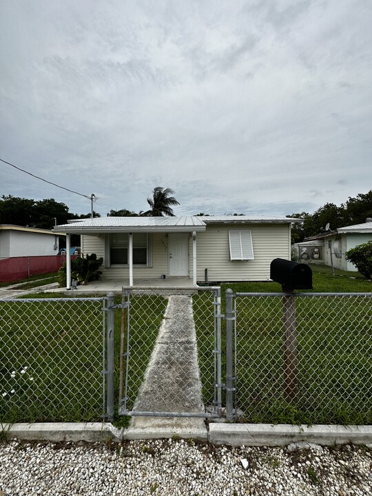 1517 Rose St in Key West, FL - Building Photo