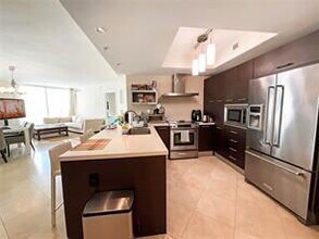 831 Sunny Isles Blvd in Sunny Isles Beach, FL - Building Photo - Building Photo