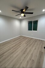 7598 Coldwater Canyon Ave in Los Angeles, CA - Foto de edificio - Building Photo