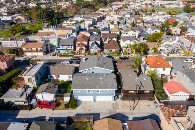 218 14th St in Seal Beach, CA - Building Photo - Building Photo