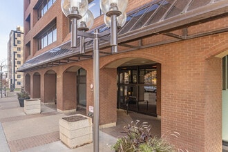 Park Plaza in Edmonton, AB - Building Photo - Building Photo