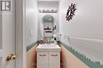 19 Longwood Ave in Richmond Hill, ON - Building Photo - Building Photo