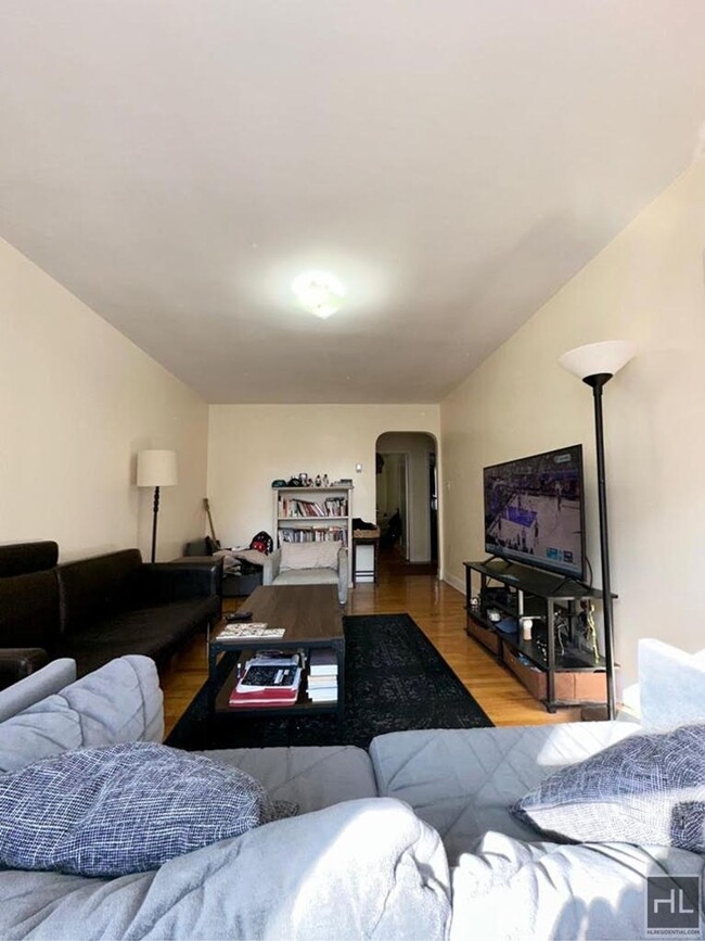 105-29 63rd Dr, Unit 2 in Queens, NY - Building Photo - Building Photo