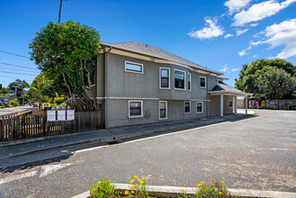 413 Laurel St in Santa Cruz, CA - Building Photo - Building Photo