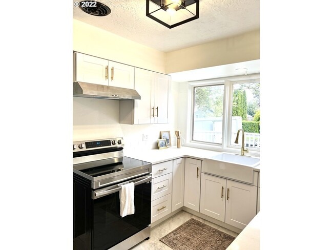 4789 SE Ada Ln in Milwaukie, OR - Building Photo - Building Photo