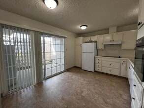 2450 14th Ave in Kingsburg, CA - Building Photo - Building Photo