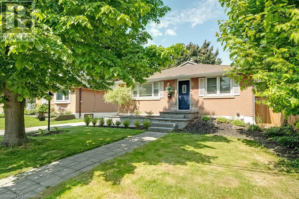 66 E 41st St in Hamilton, ON - Building Photo