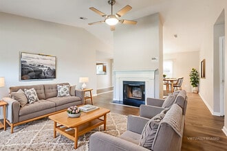 302 Laurel Tree Ln in Simpsonville, SC - Building Photo - Building Photo