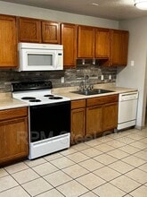 1719 Oakshire Ln in Pueblo, CO - Building Photo - Building Photo