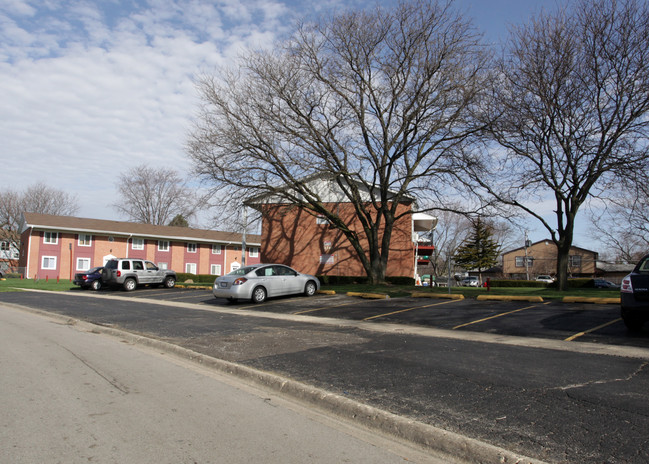 1357-1381 Monomoy St in Aurora, IL - Foto de edificio - Building Photo