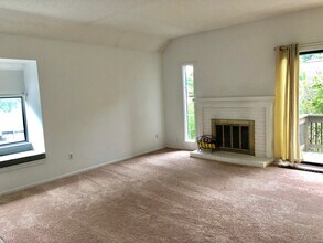 61 Heritage Vlg in Southbury, CT - Building Photo - Building Photo