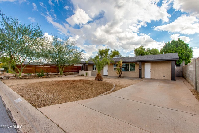 4115 N 42nd Pl in Phoenix, AZ - Building Photo - Building Photo