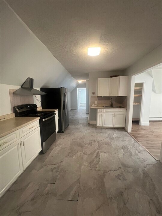 22 Pearl St-Unit -3 in Fitchburg, MA - Building Photo