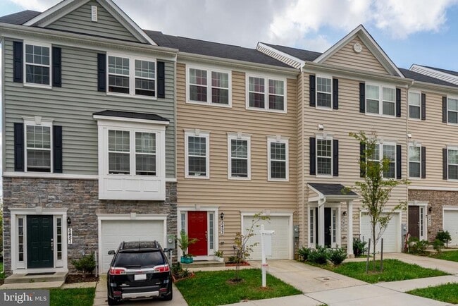 5453 Bristol Grn Wy in Baltimore, MD - Building Photo - Building Photo