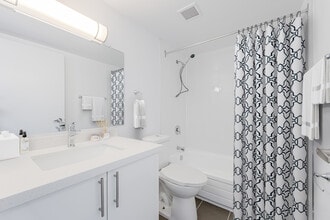 1315 Bough Beeches Boulevard in Mississauga, ON - Building Photo - Building Photo