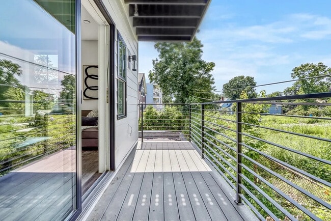 property at 19 W Tremlett St