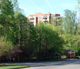 Renaissance 2230 in Falls Church, VA - Building Photo - Building Photo