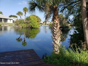 2575 Palm Lake Dr in Merritt Island, FL - Building Photo - Building Photo