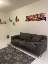 6613 NW 103rd Pkwy in Doral, FL - Building Photo - Building Photo