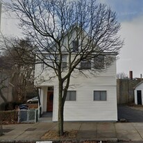 2572 Massachusetts Ave, Unit 2 in Cambridge, MA - Building Photo