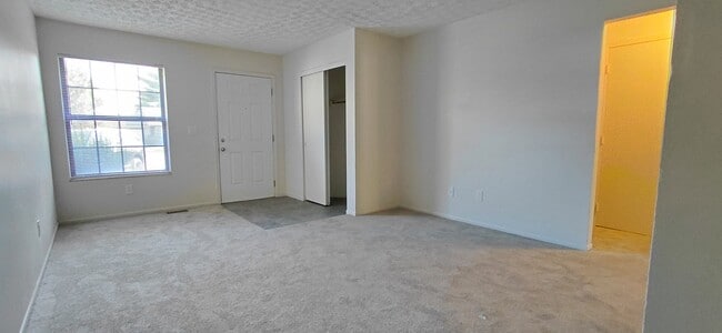 2502 Thimbleberry Rd in Columbus, OH - Foto de edificio - Building Photo