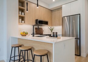 34395 Gladys Ave in Abbotsford, BC - Building Photo