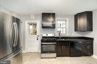 218 Maryland Ave in Towson, MD - Foto de edificio - Building Photo