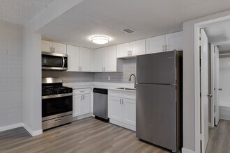 Mark at 87 Apartments in Mesa, AZ - Building Photo - Interior Photo