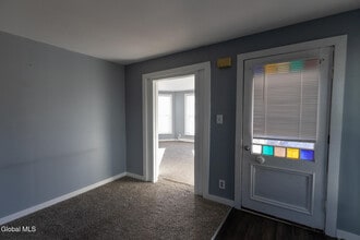 104 Lawrence St in Glens Falls, NY - Building Photo - Building Photo