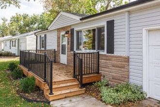 213 Highland Dr in Gretna, NE - Building Photo - Building Photo