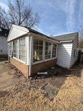 2211 W Butler St in Peoria, IL - Foto de edificio - Building Photo