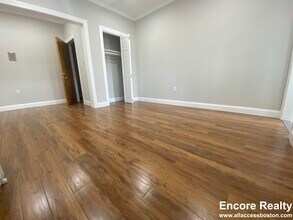 33 Highgate St in Boston, MA - Foto de edificio - Building Photo