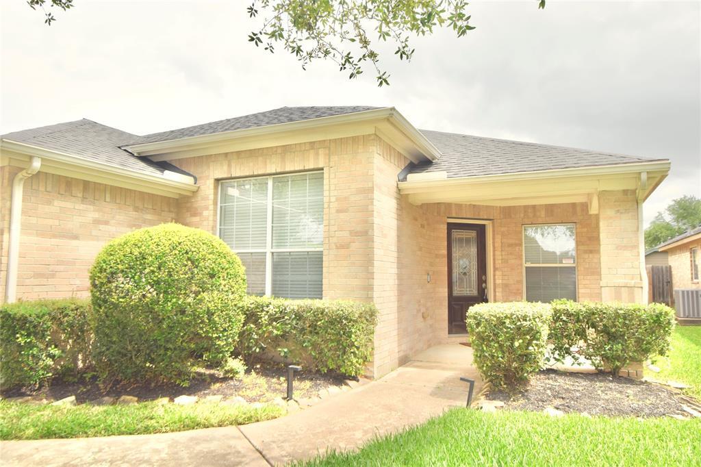 2002 Lansing Cove Dr in Fresno, TX - Building Photo