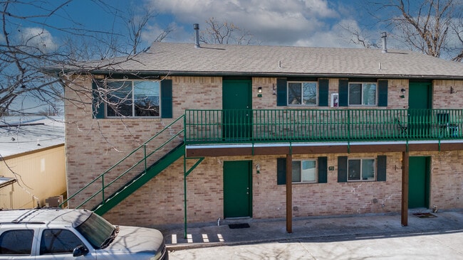 611 Peterson Dr, Unit #3