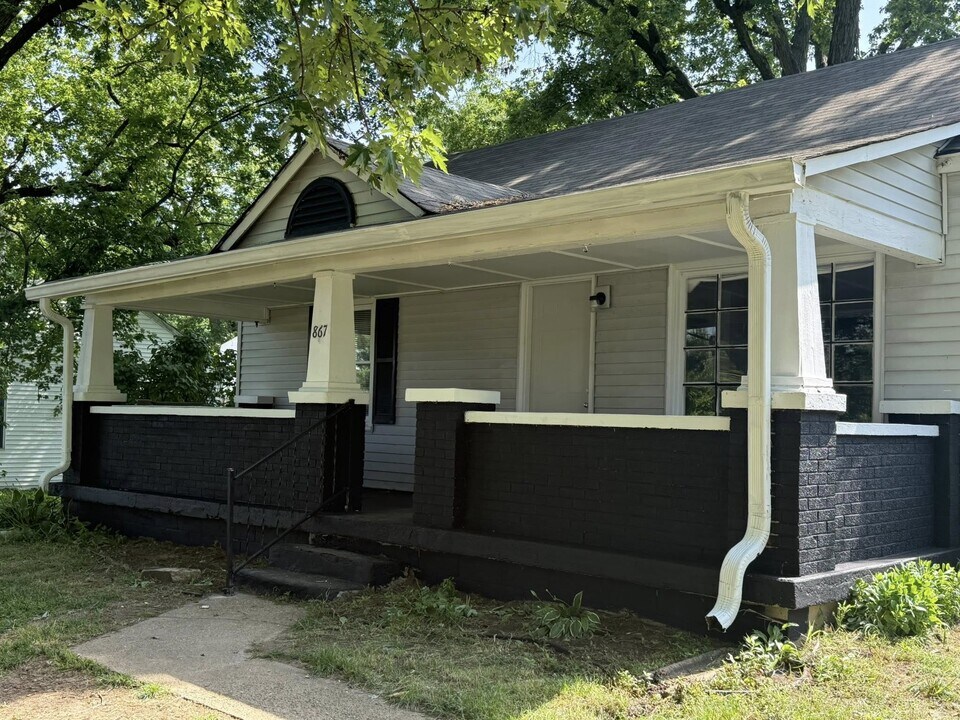 867 S Morgantown Rd in Greenwood, IN - Building Photo
