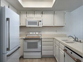 2875 Idlewild Dr, Unit 12 in Reno, NV - Foto de edificio - Building Photo