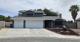 4585 Casa Mia Cir in Las Vegas, NV - Building Photo