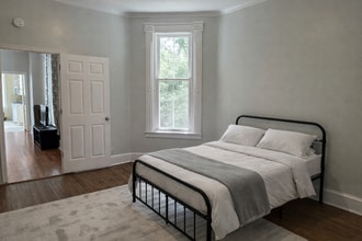 624 Jefferson Ave, Unit 2 in Scranton, PA - Foto de edificio - Building Photo